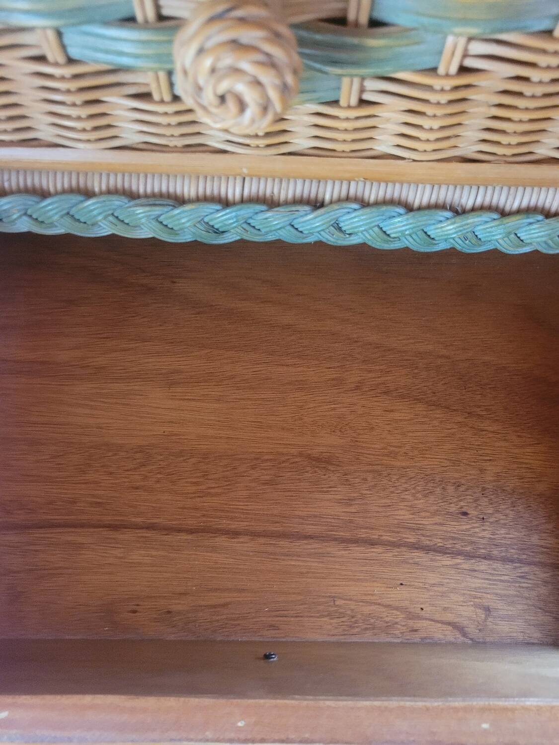 Wicker/rattan/wood chest of drawers