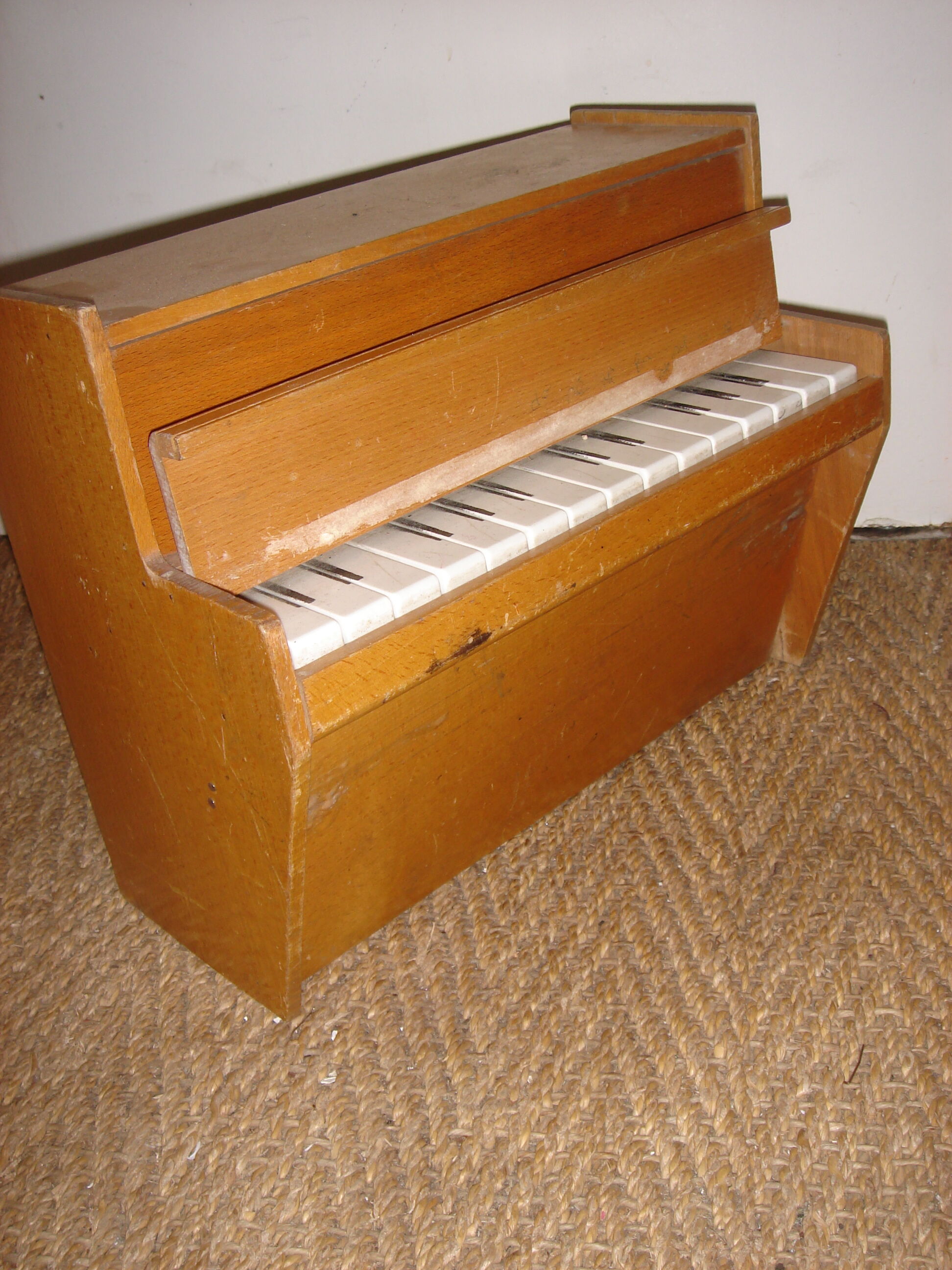 Small child 1950 wooden piano