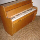 Small child 1950 wooden piano