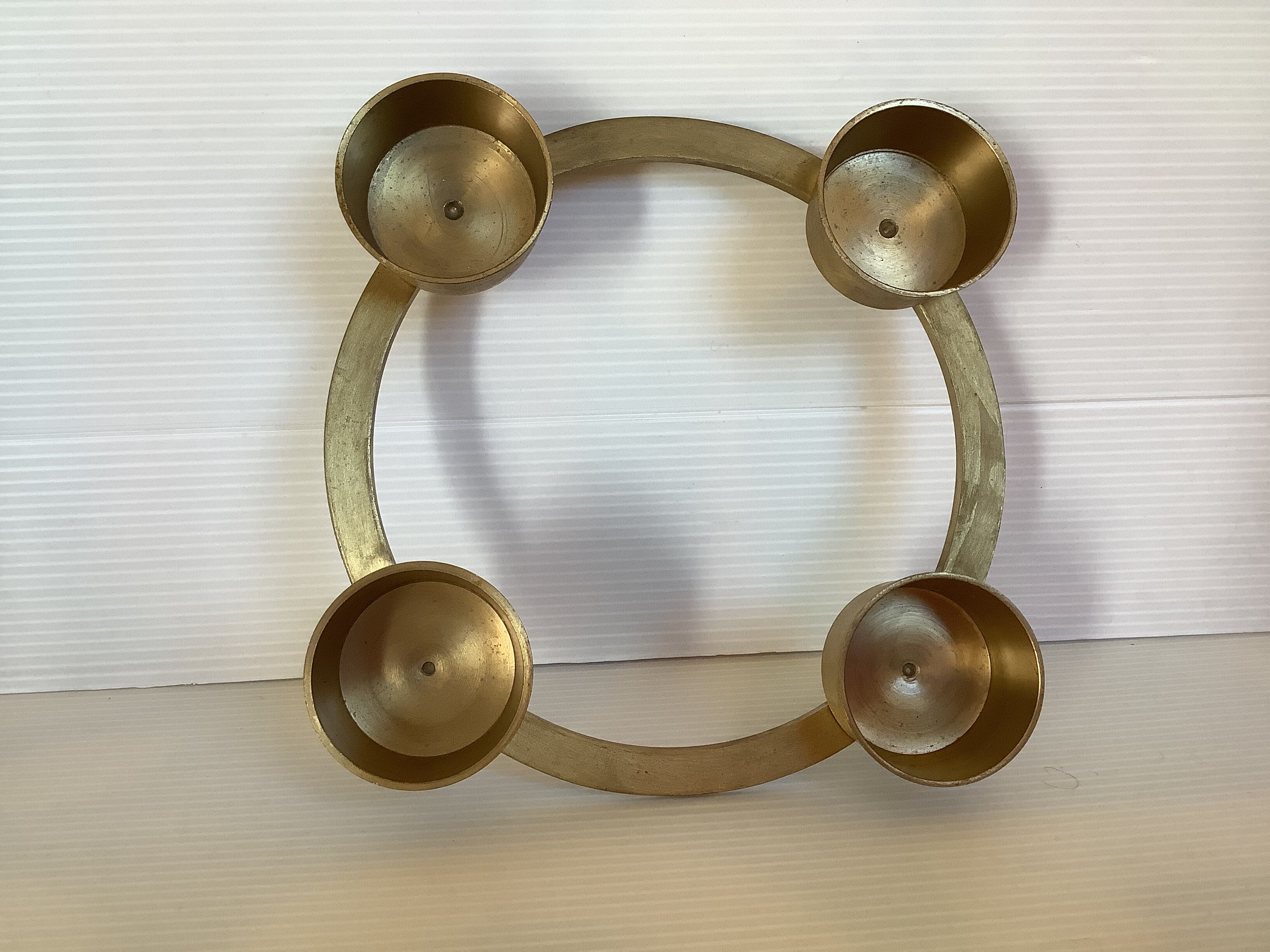 Round brass candle holder 4 candles