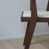 Chaise dessinée par Martin Gillis Studio