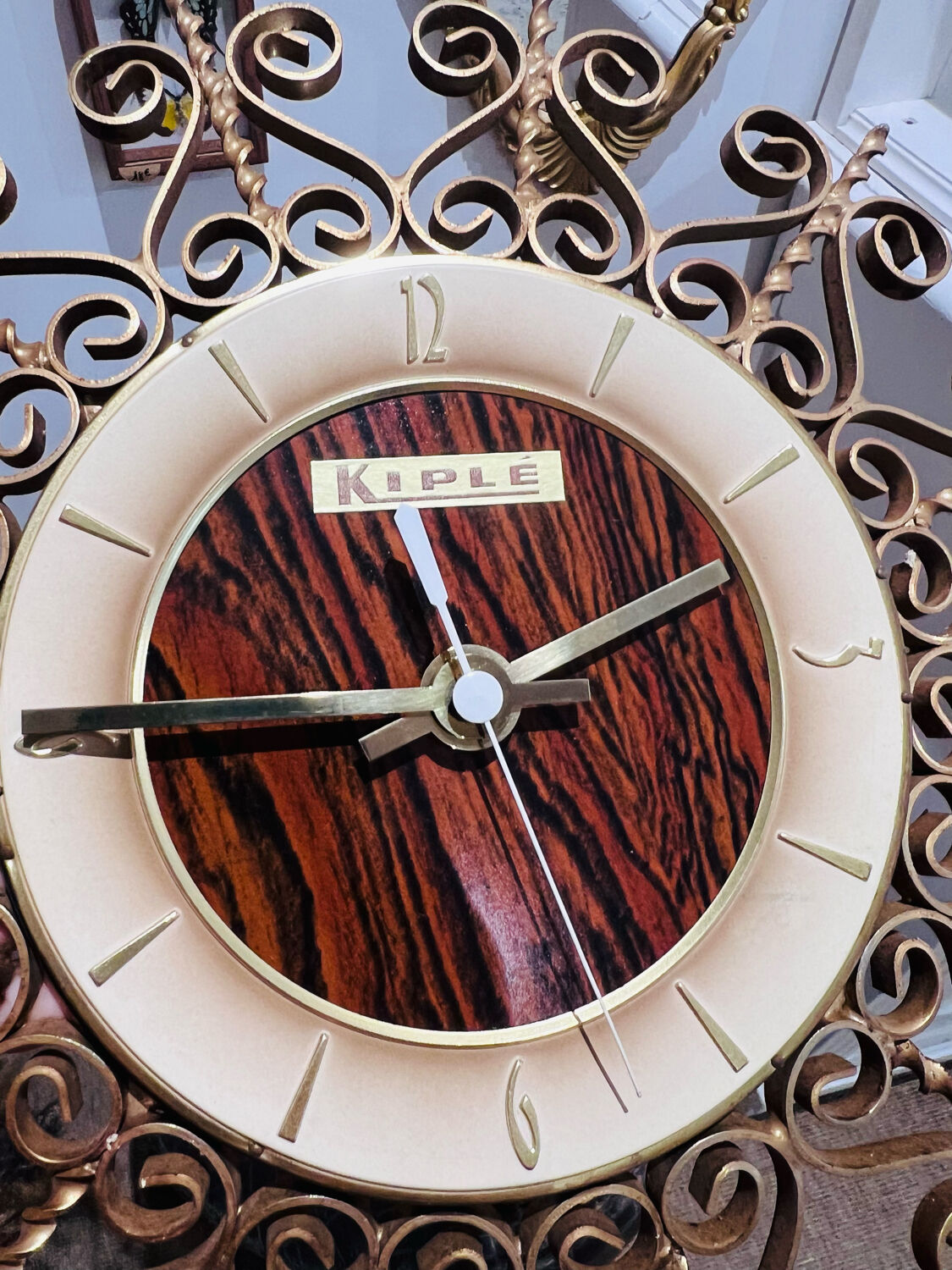 Vintage kiplé sun clock