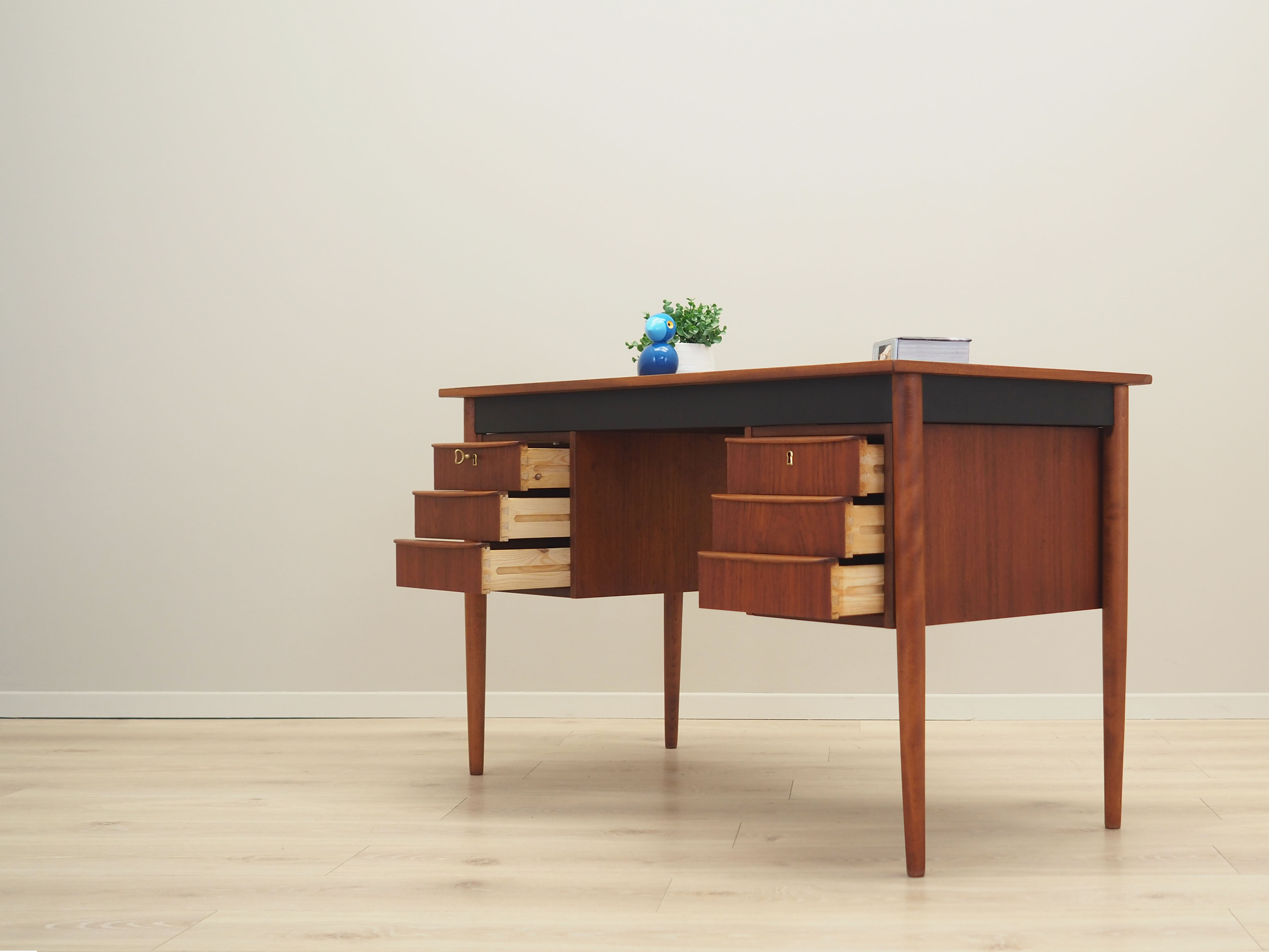 Desk teak, Danish design, 70's