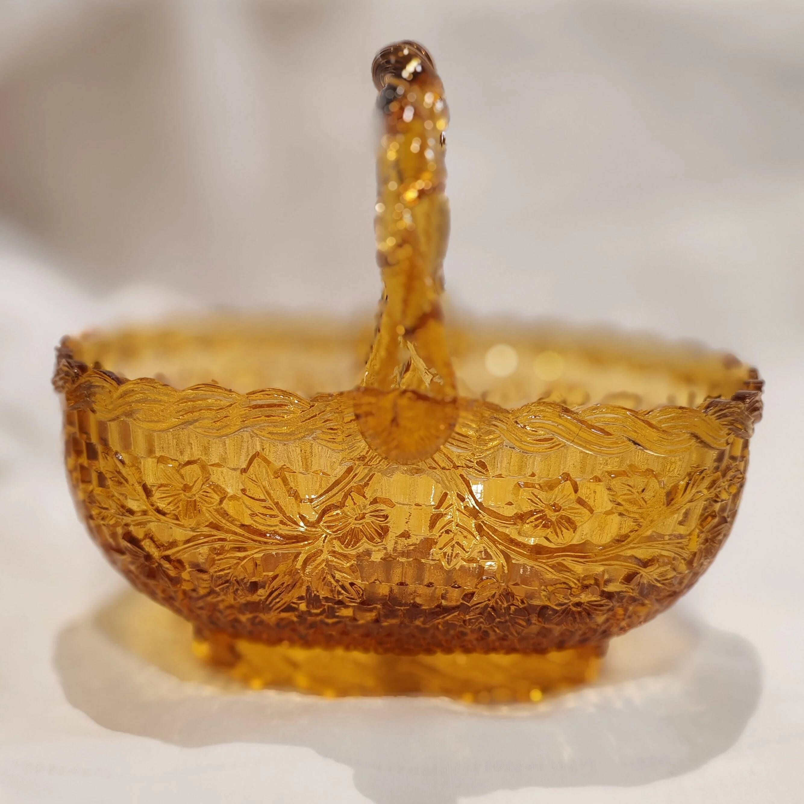 Amber basket