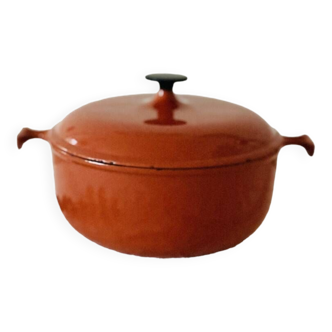 Cocotte fonte Le creuset taille 23 couleur brique