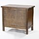 Commode à trois tiroirs en orme teinté