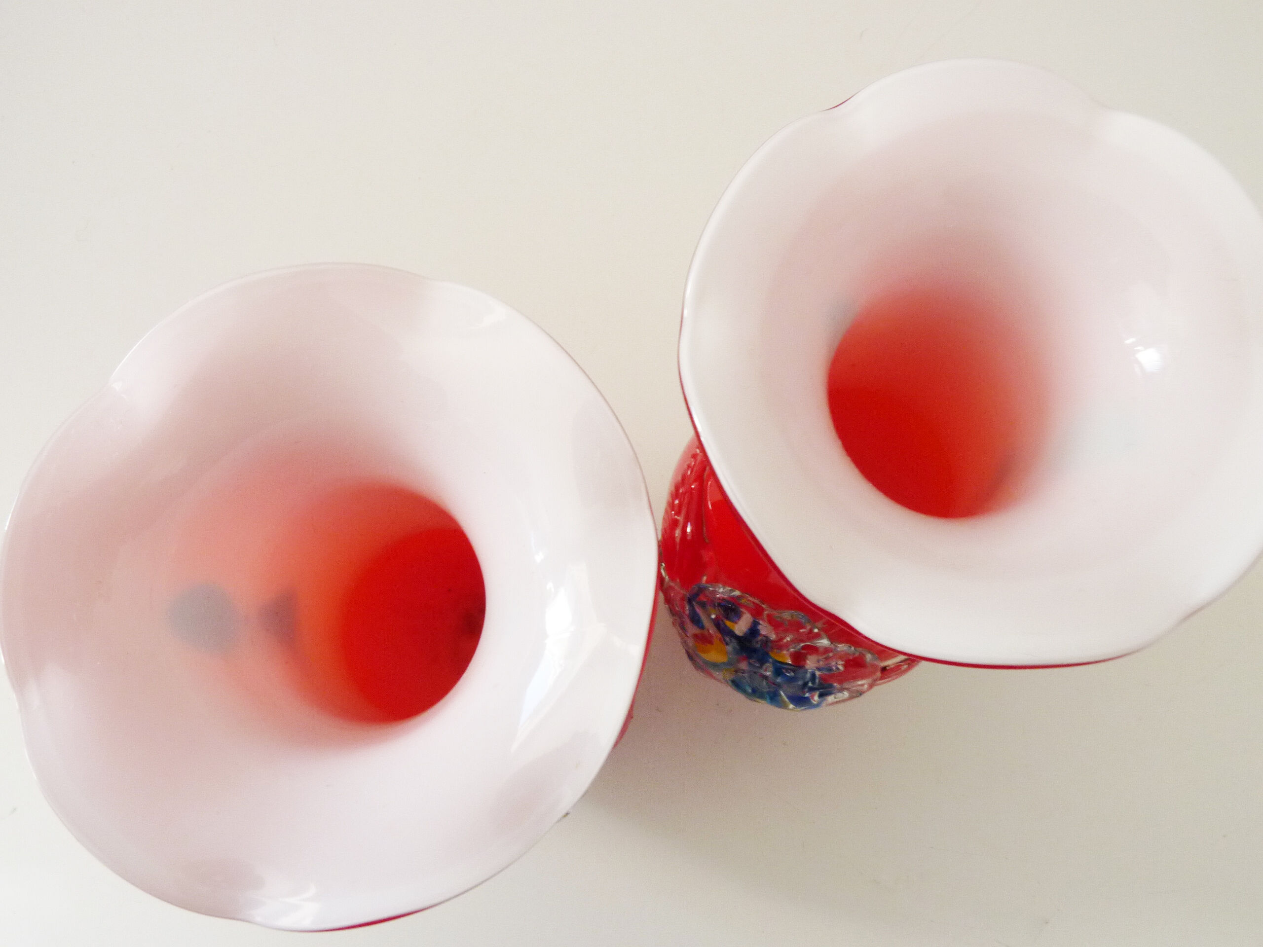 Murano ruby red blown glass vase, with floral decoration with colorful inclusion. Unit