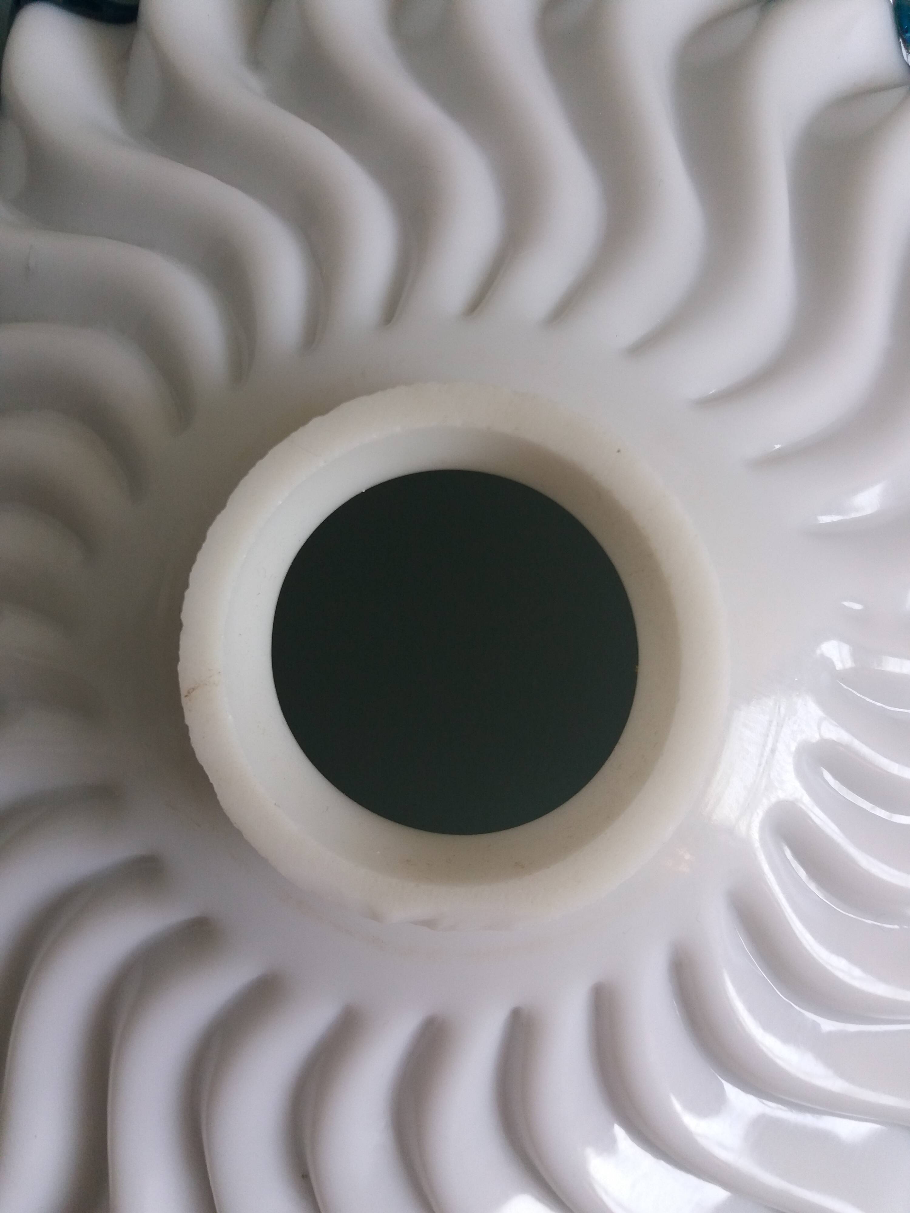 Adjustable "rise and fall" suspension, opaline and porcelain rise and fall