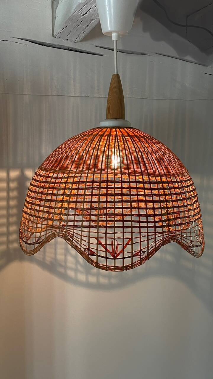 Vintage wicker suspension