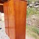 Armoire aux pieds compas