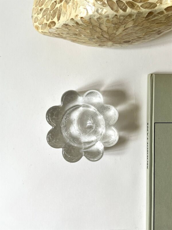 Bougeoir en verre givré et stylisé en forme de fleur, design 1970