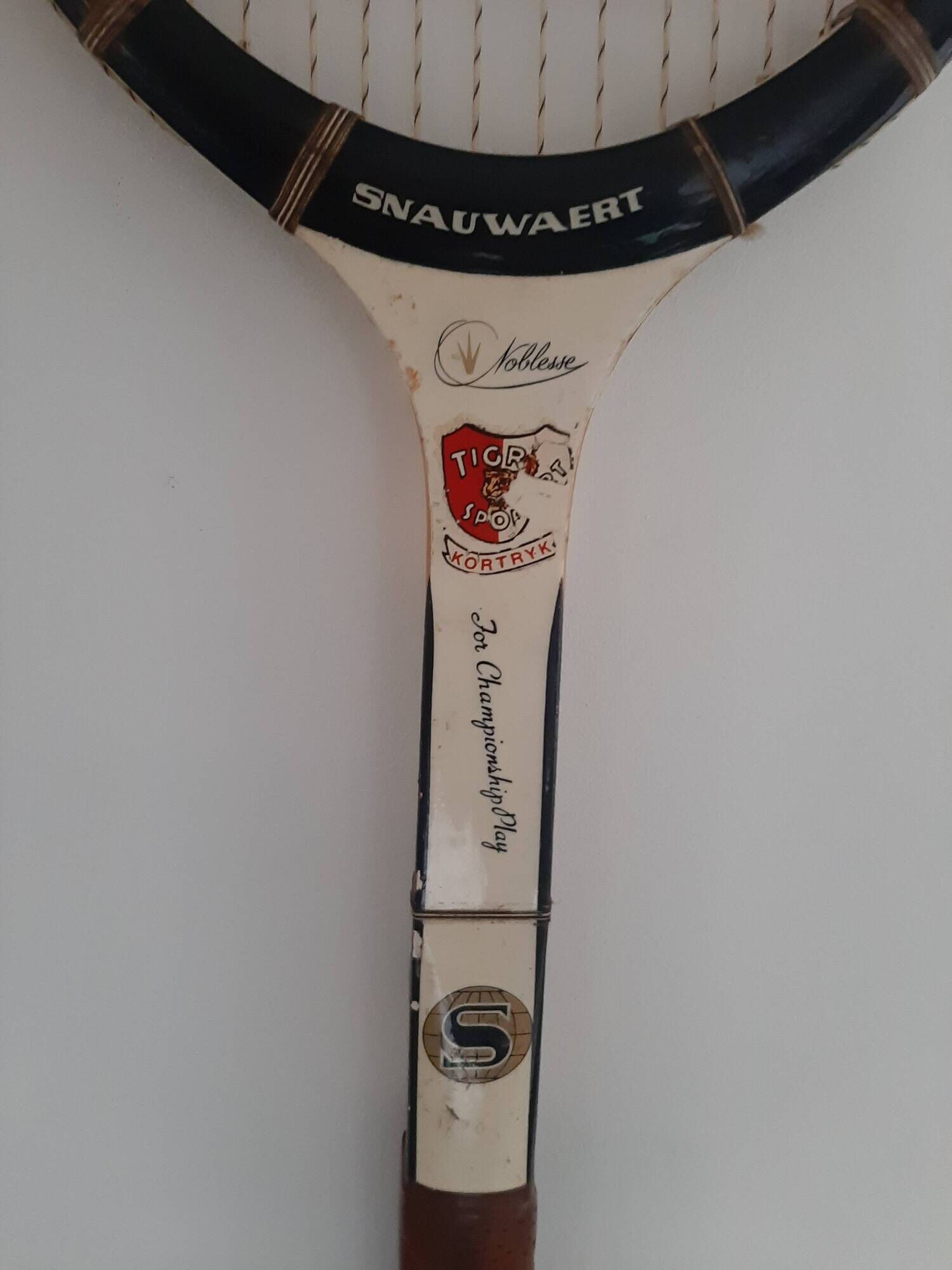 Raquette tennis vintage en bois Snauwaert