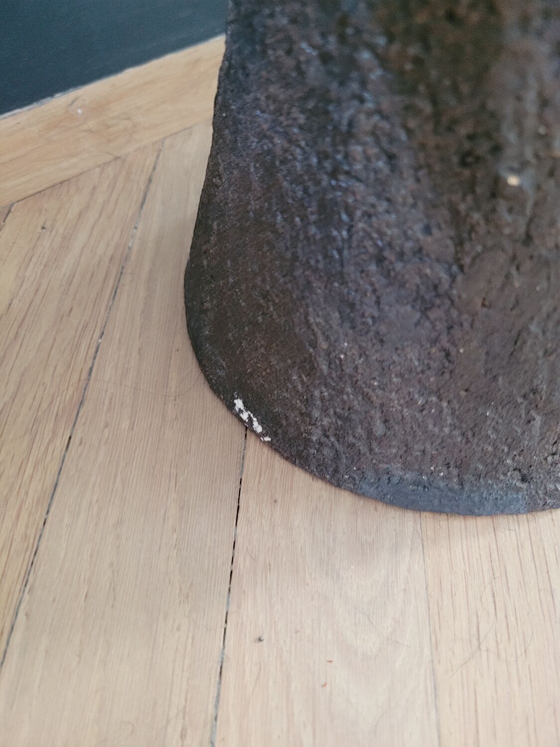 Vintage concrete lamp base