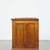 Antique English 1-door cabinet/side table from the mid/late 19th century