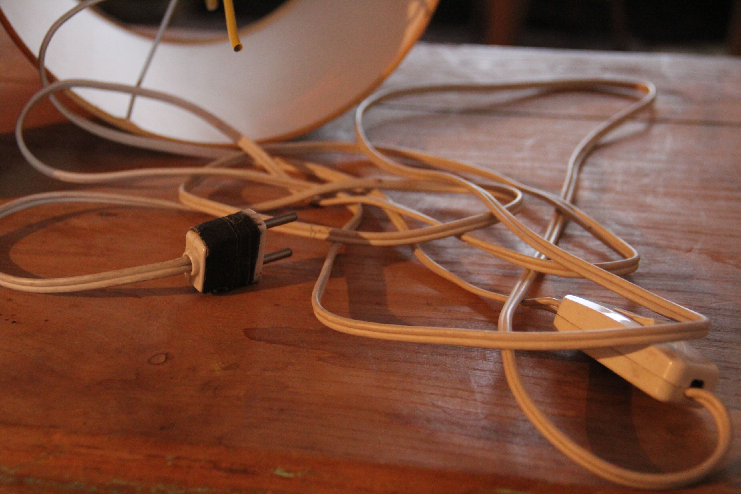 Seventie's bottle foot lamp