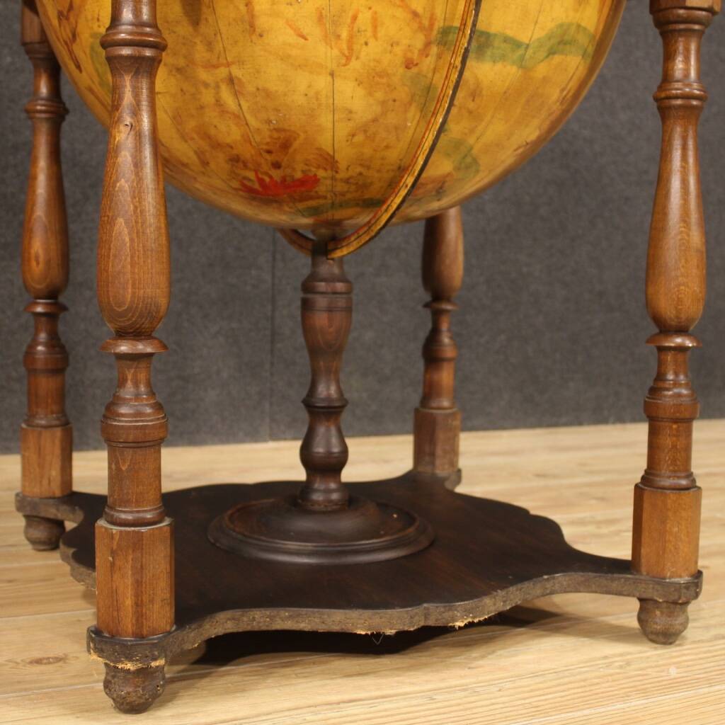 Great globe in wood from 70s