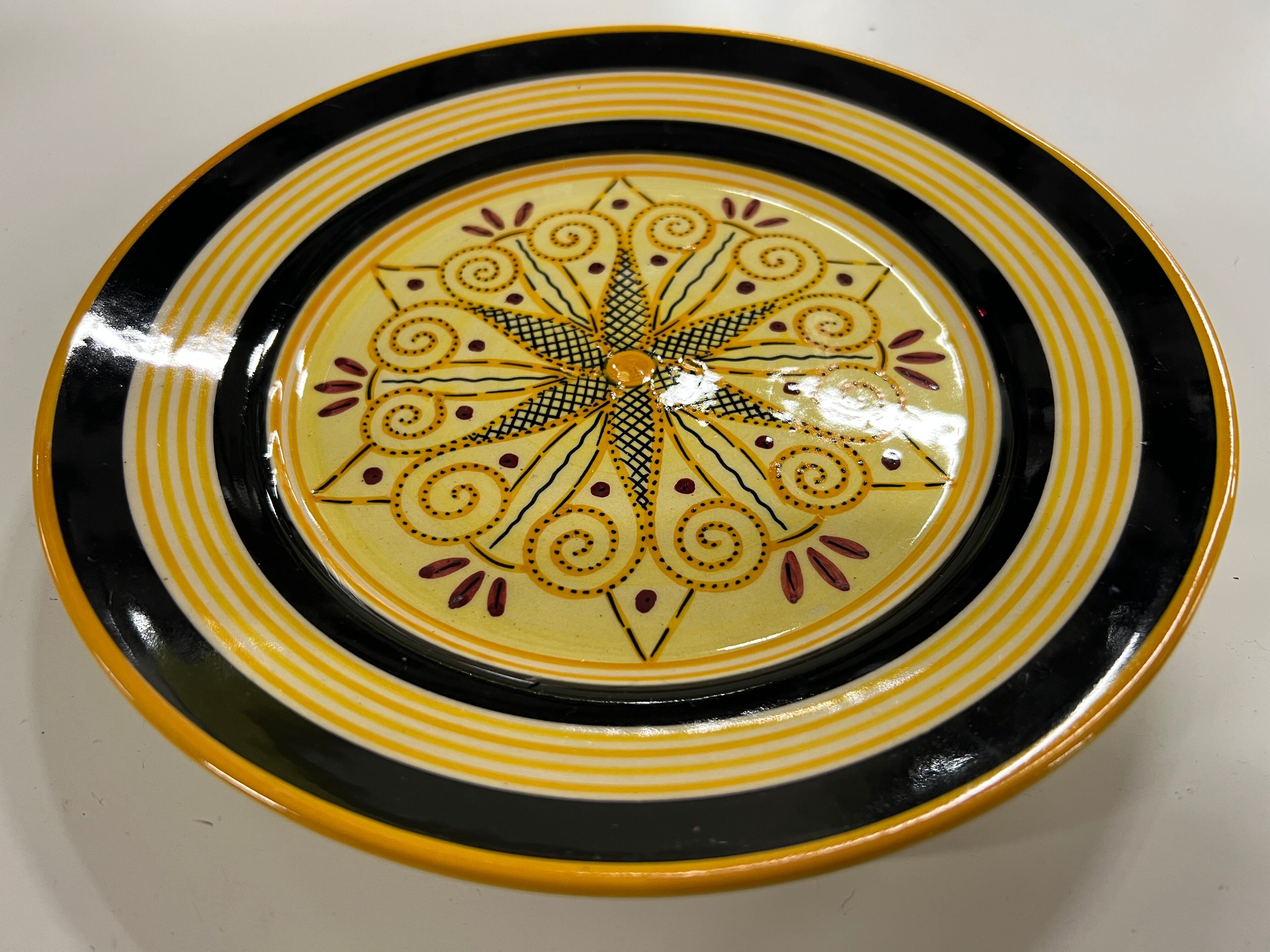 Ceramic plate HB Quimper with Breton decoration