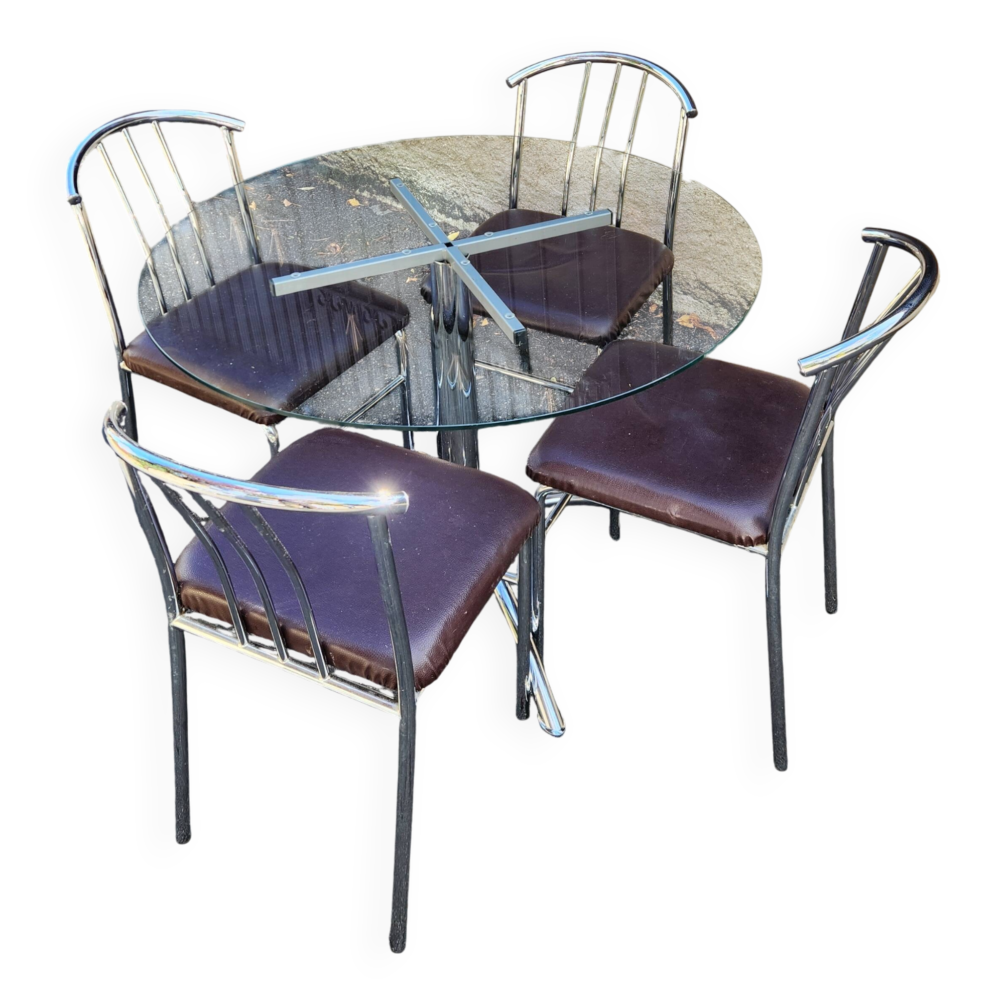 Vintage 1980s round table set with 4 chairs.