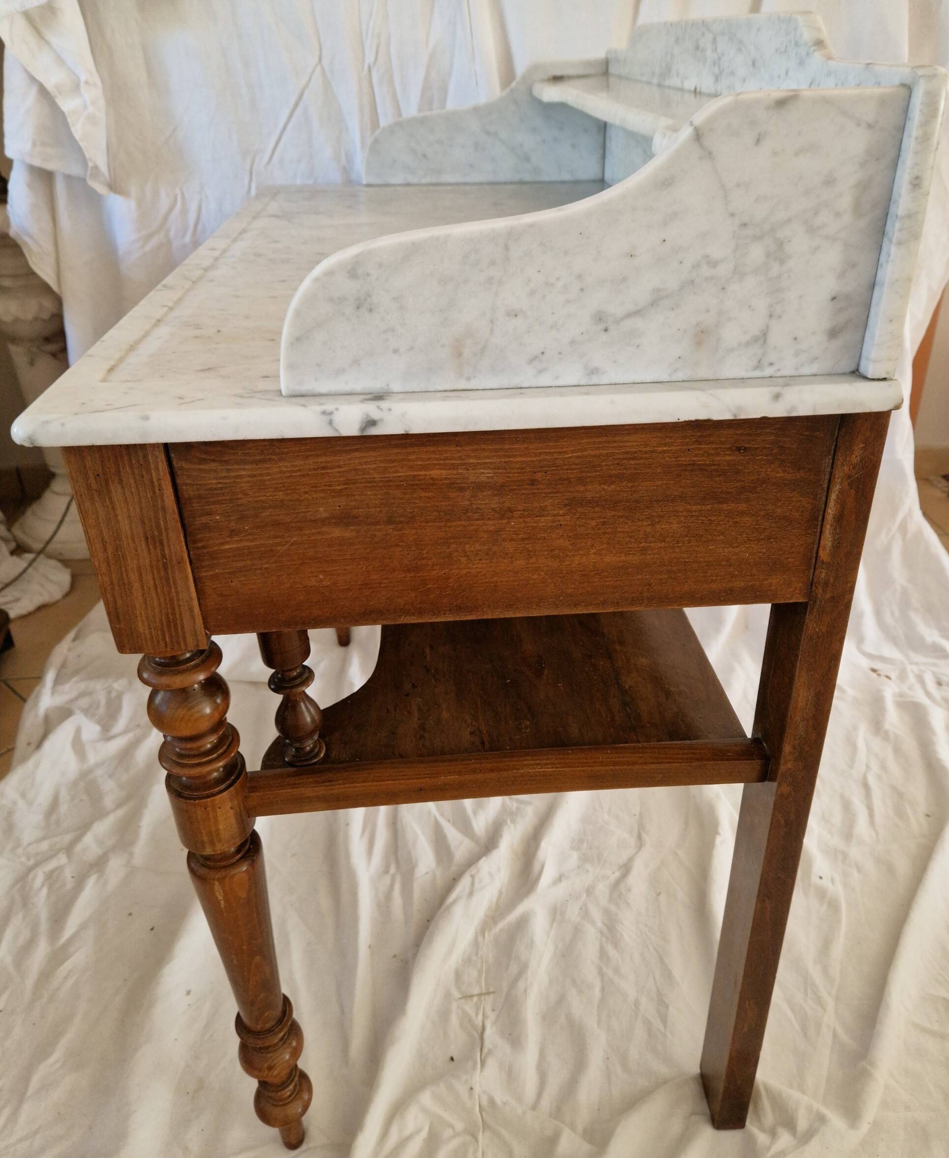 Napoleon III washstand in walnut and Carrara marble – circa 1885