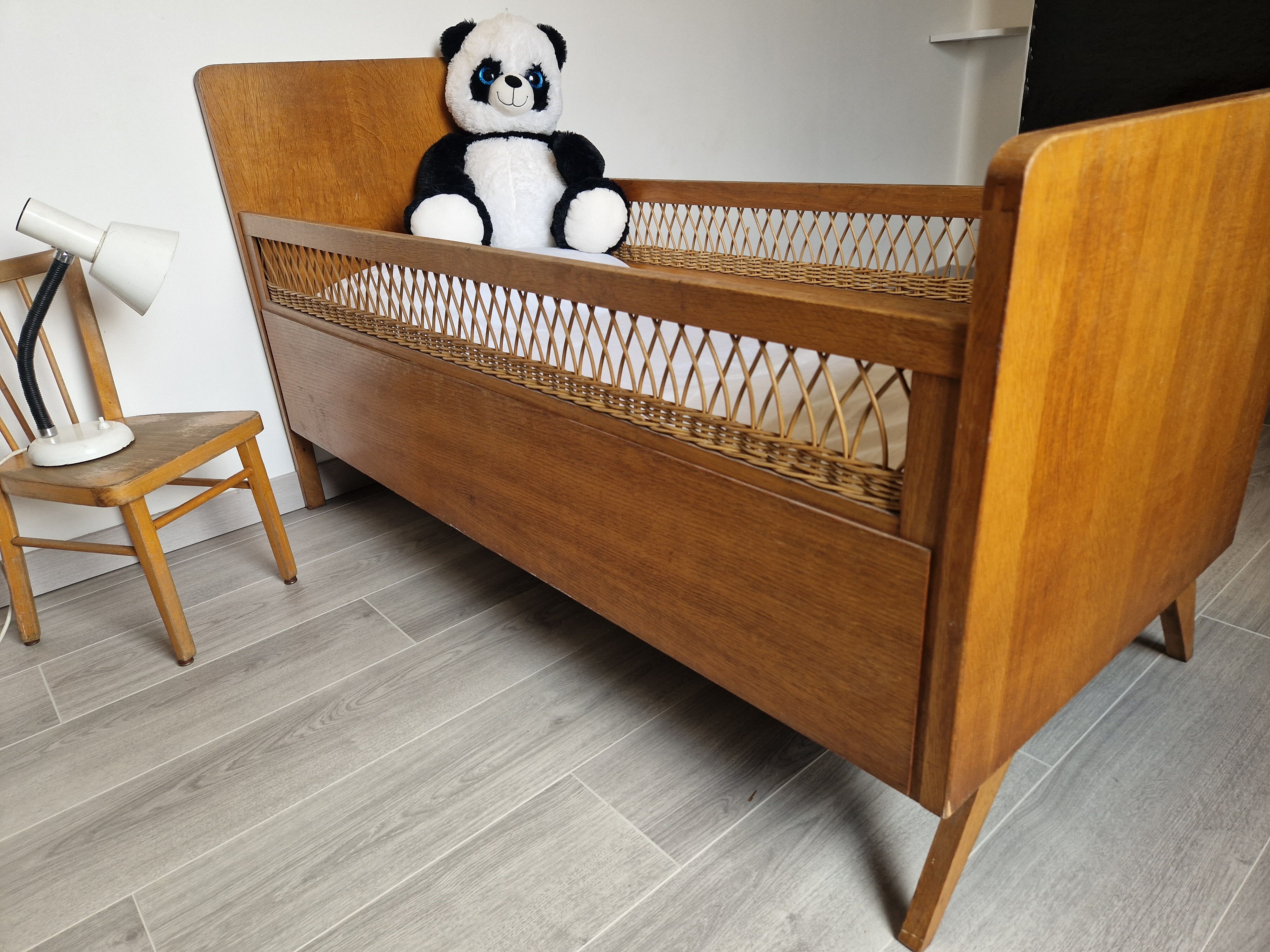 Lit enfant scandinave vintage