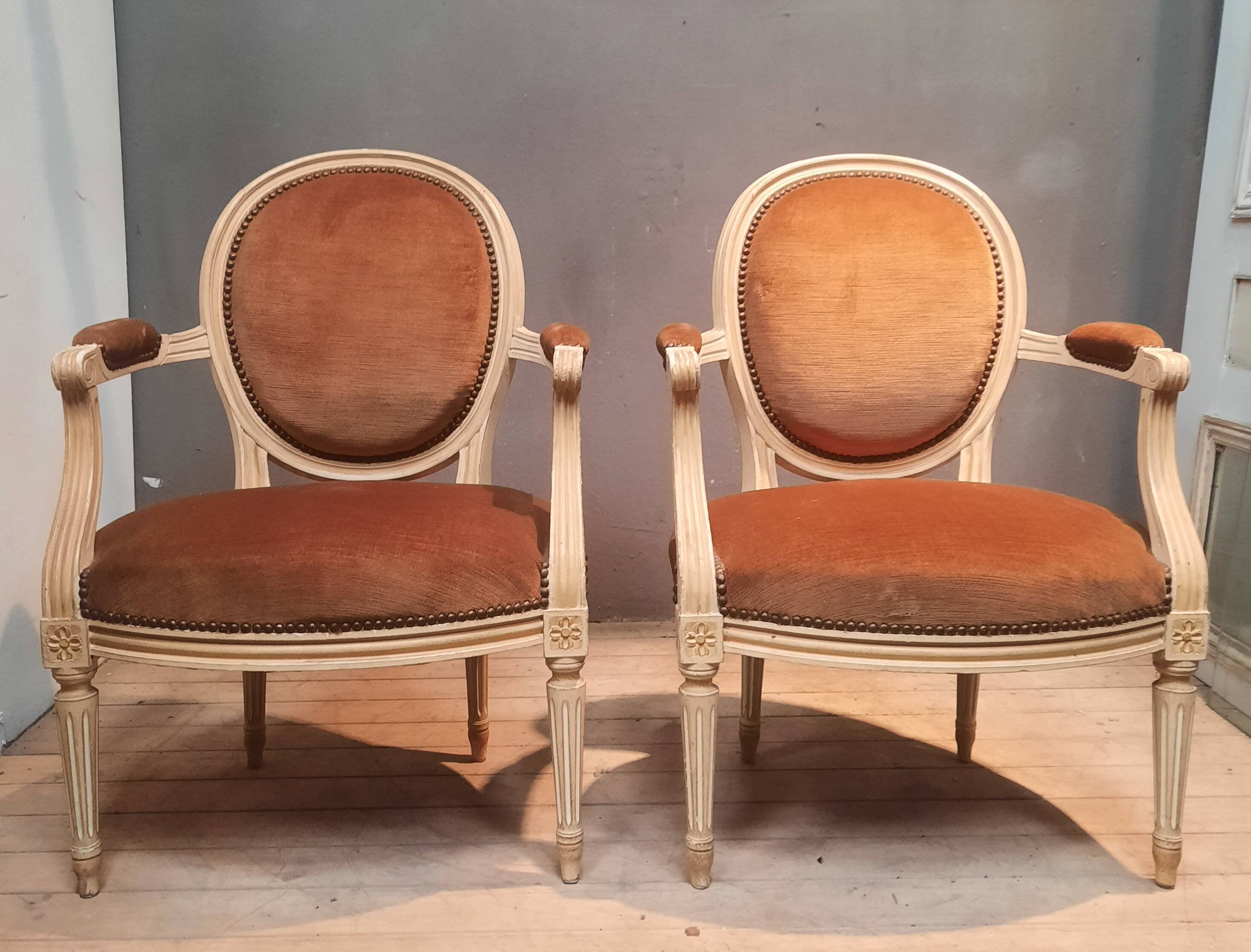 Pair of Louis XV style gray lacquered armchairs