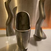 Ensemble en aluminium massif Anna Efverlund – 2 chandeliers et 1 vase