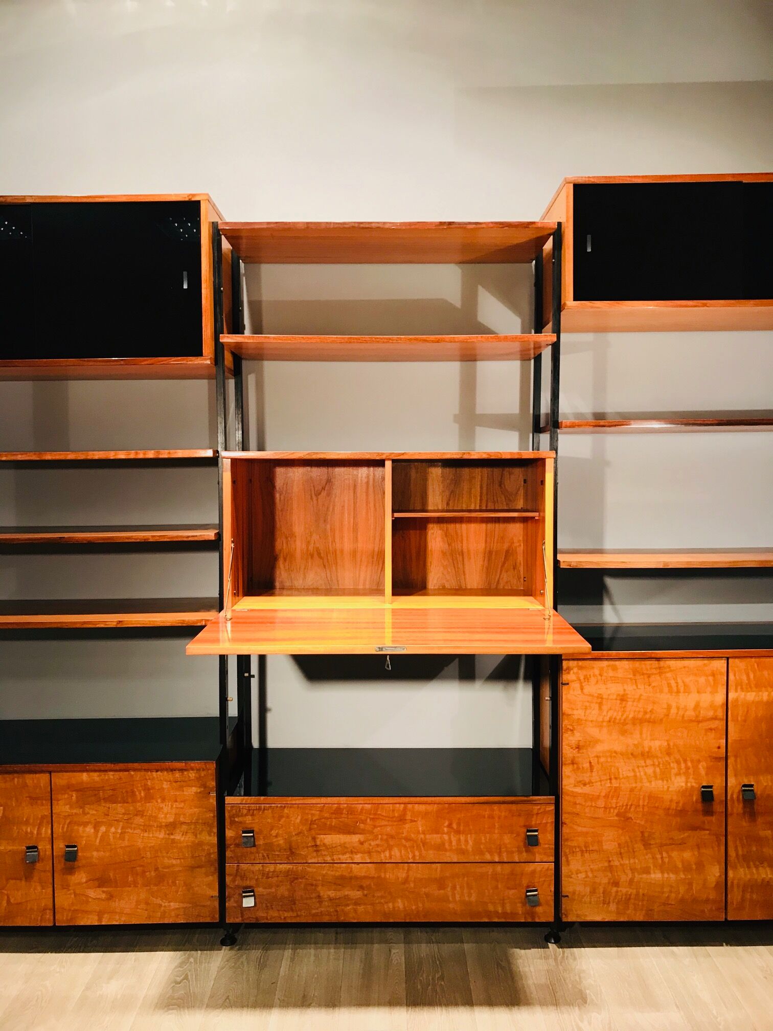 Modular shelving, Poland 70