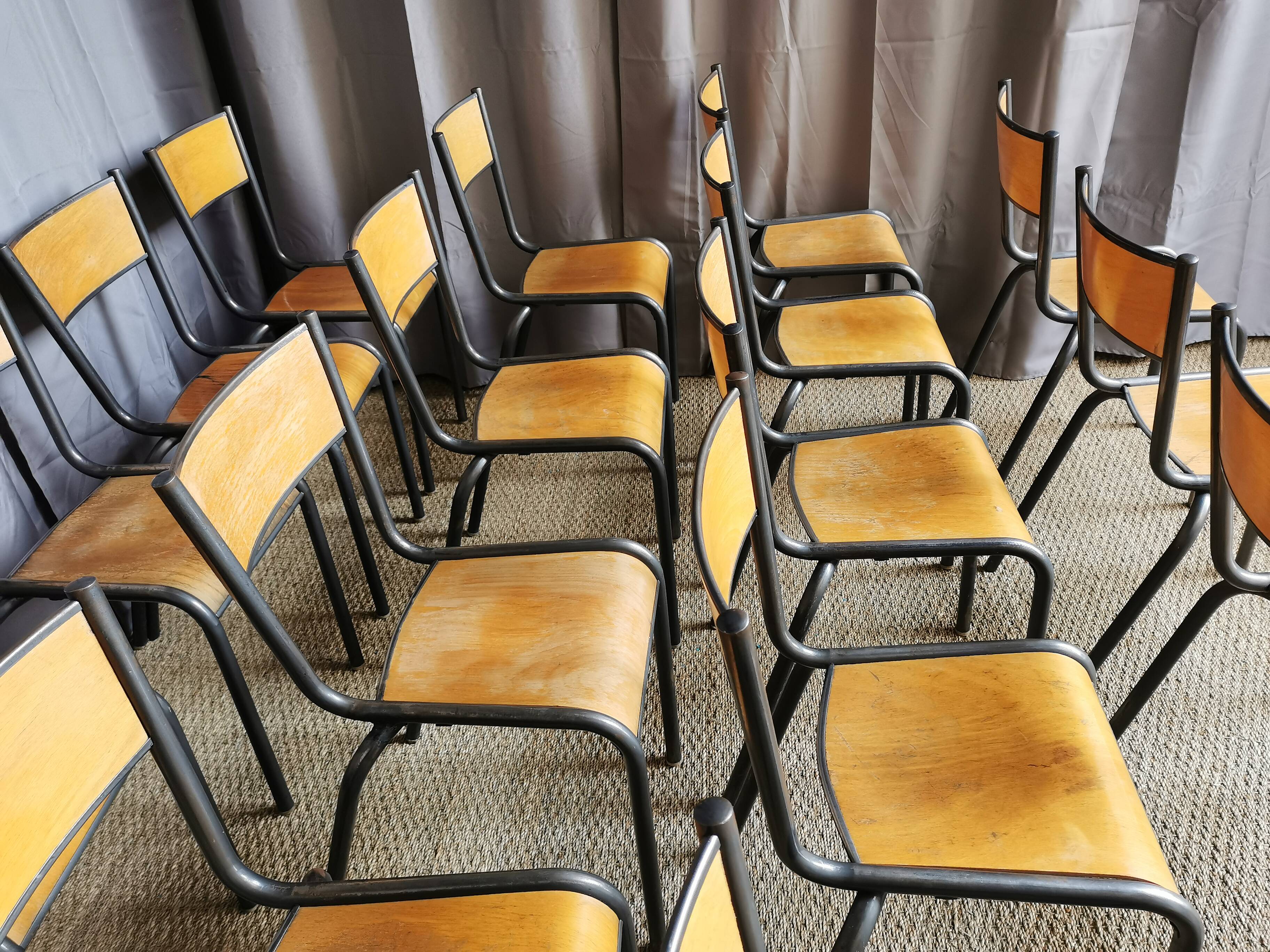 Lot of 18 vintage chairs "mullca"