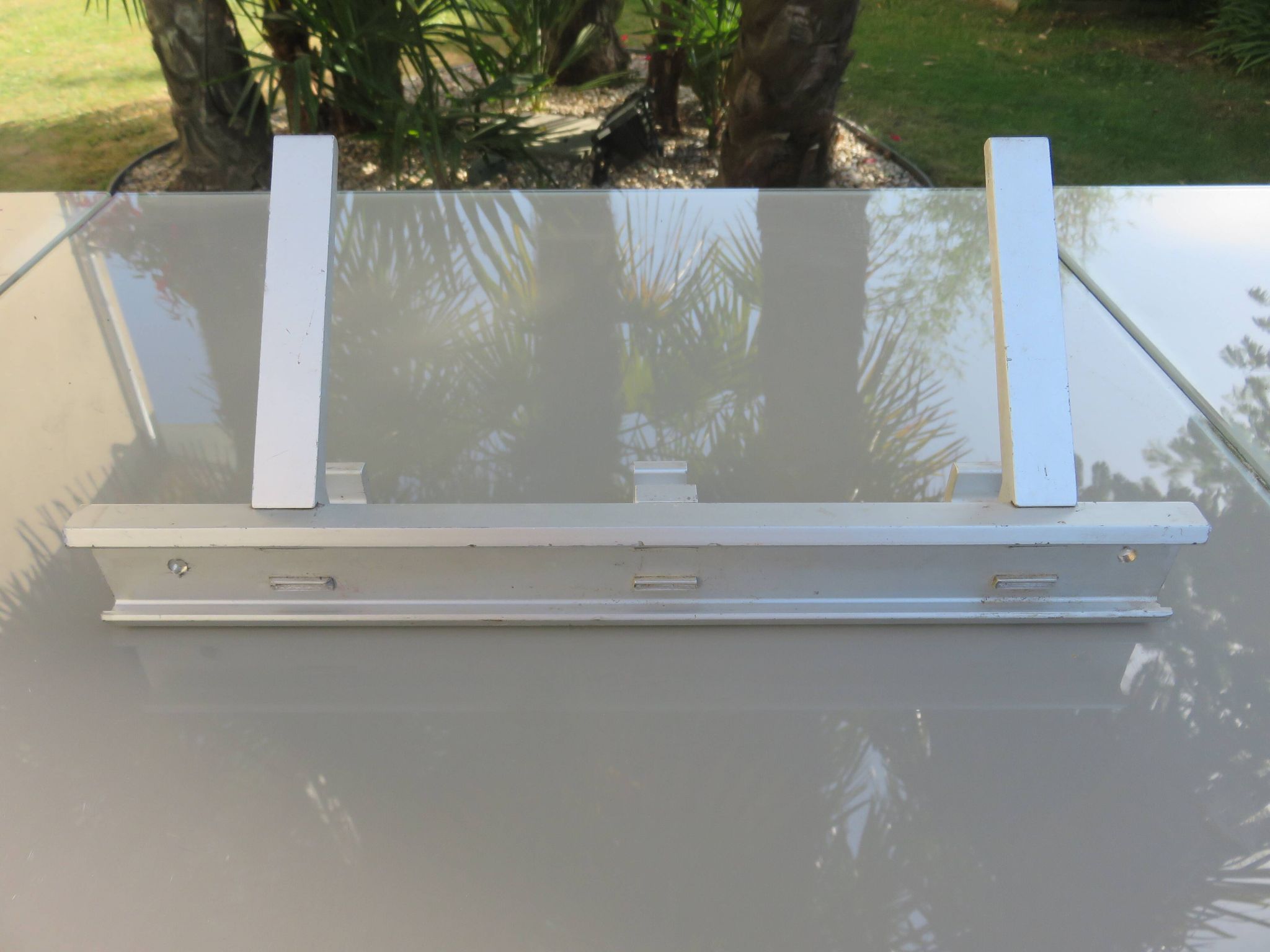 Porte manteau moderniste en aluminium années 70