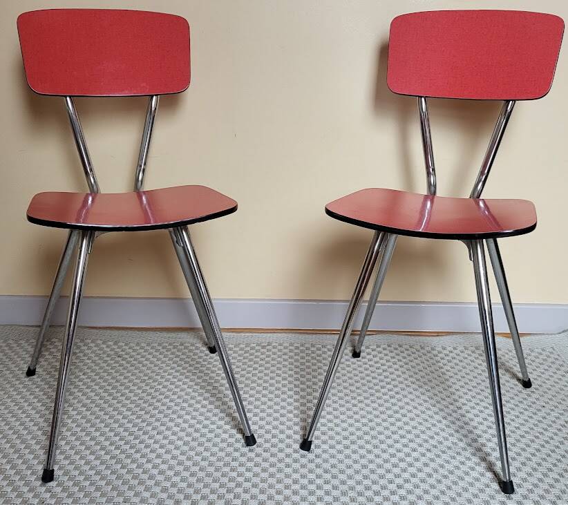Set of 2 Formica chairs