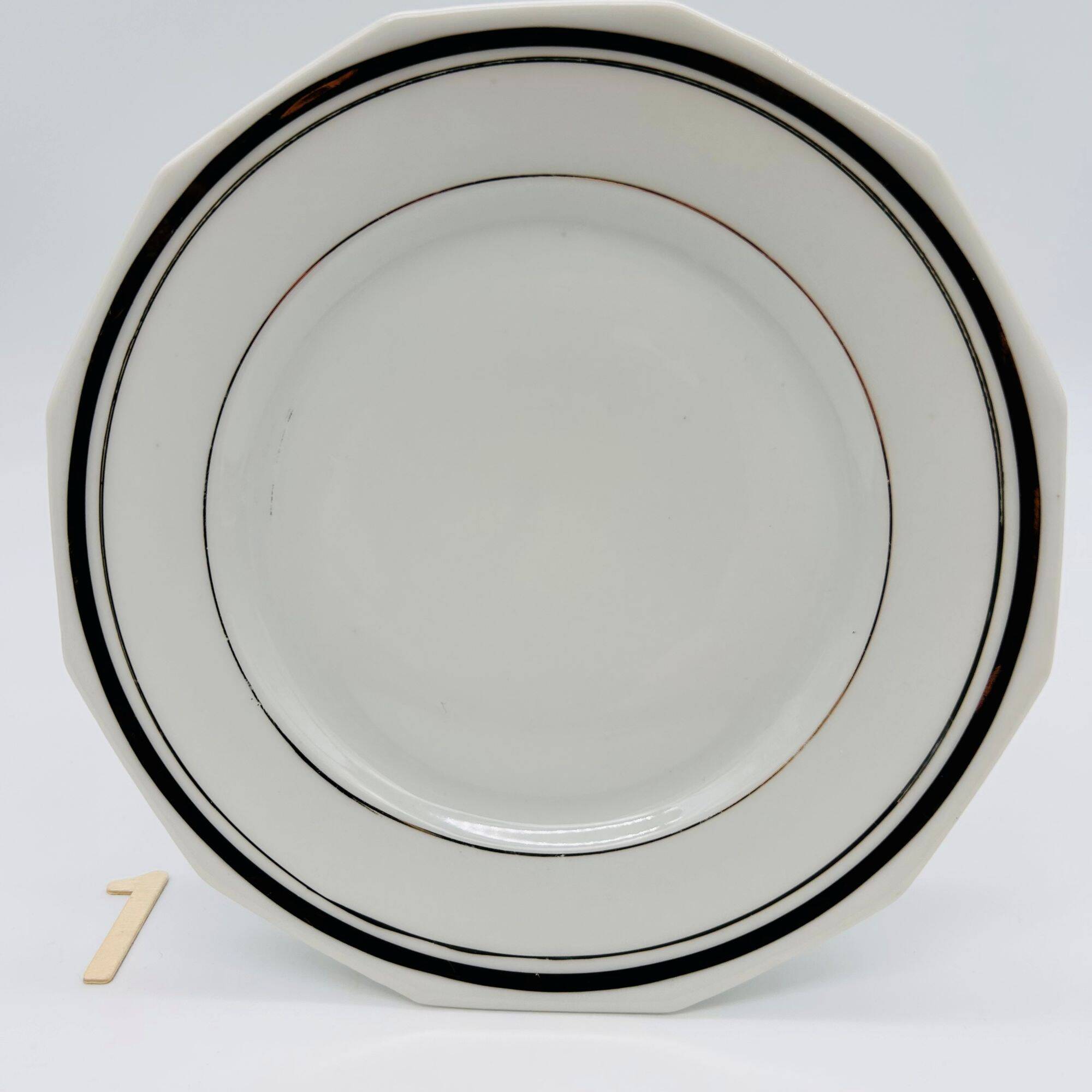 6 dessert plates and the serving dish, Philippon & Bruchet.