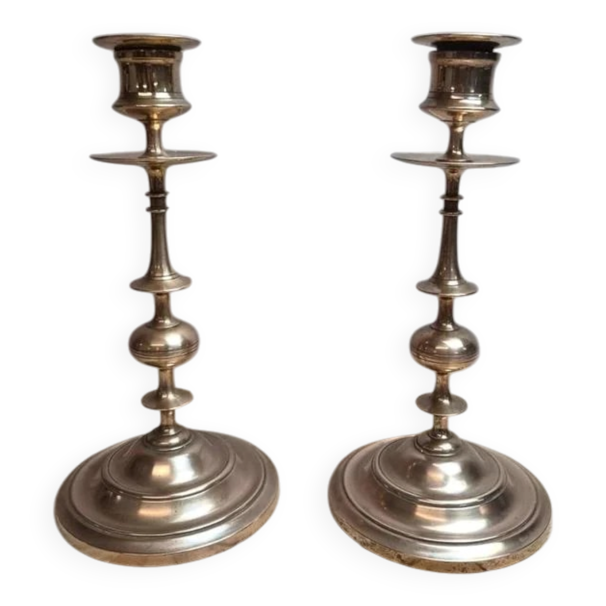 Pair of antique brass candlesticks – Classic and timeless elegance