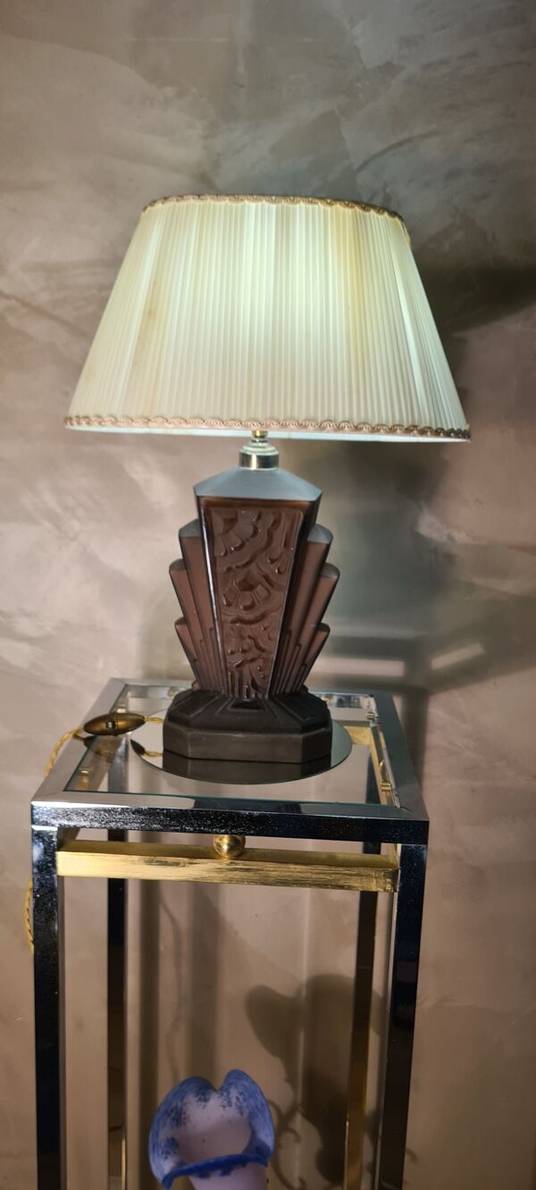 grande lampe art deco en v verre moulé opaque, 46x33  dans son jus,