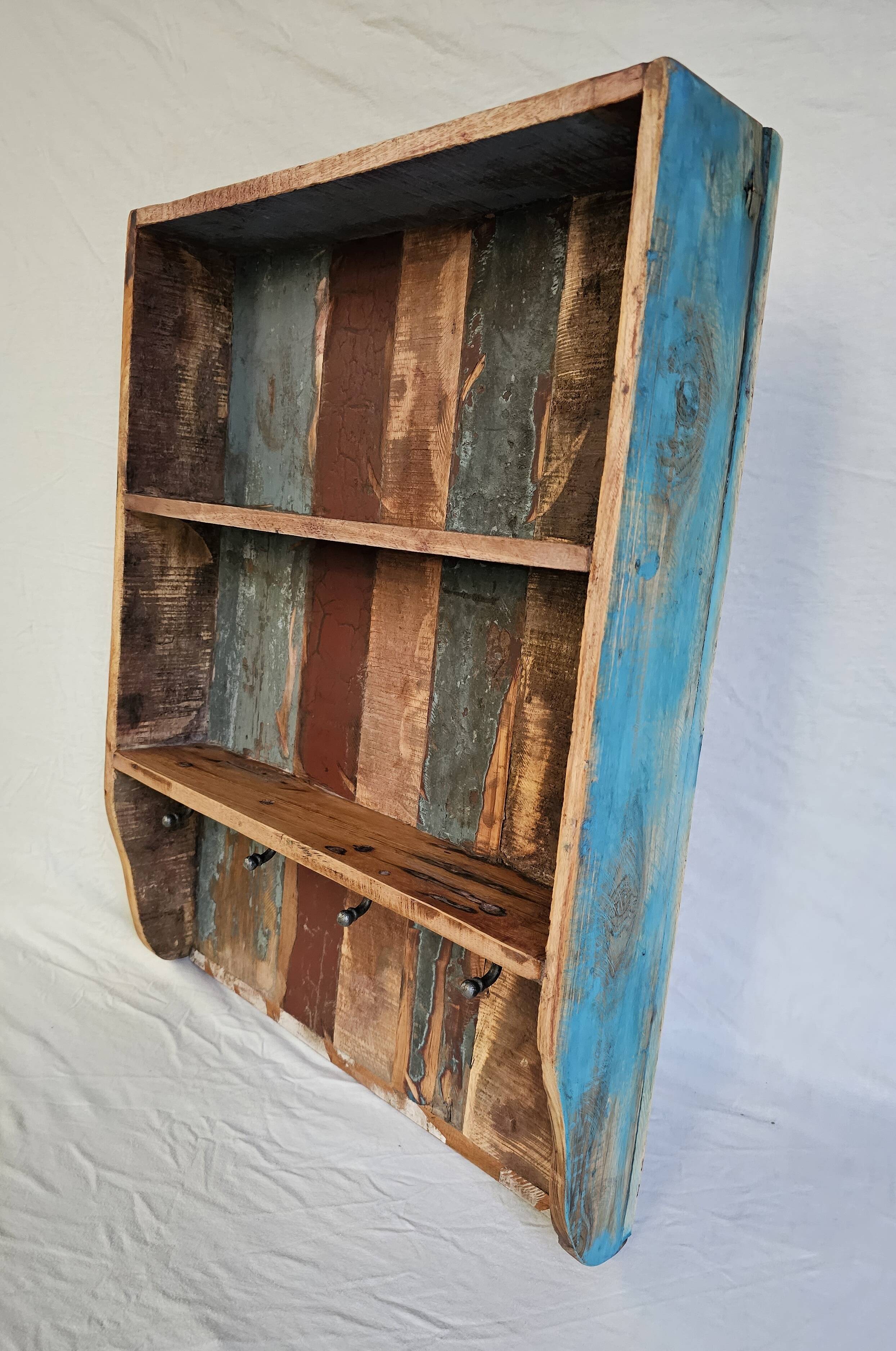 Wall shelf 3 shelves + 4 hooks cast iron in polychrome wood