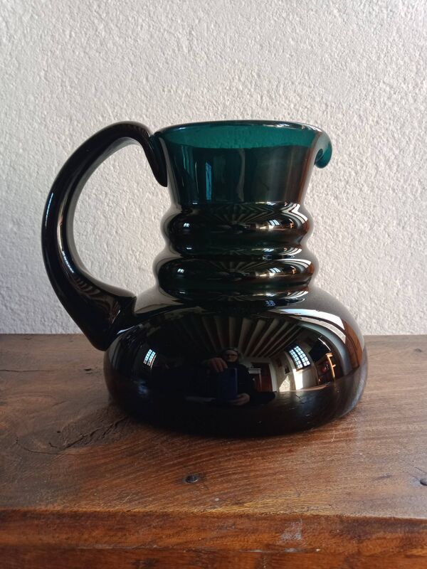 Broc ou Pichet vert profond au design moderne - verre épais