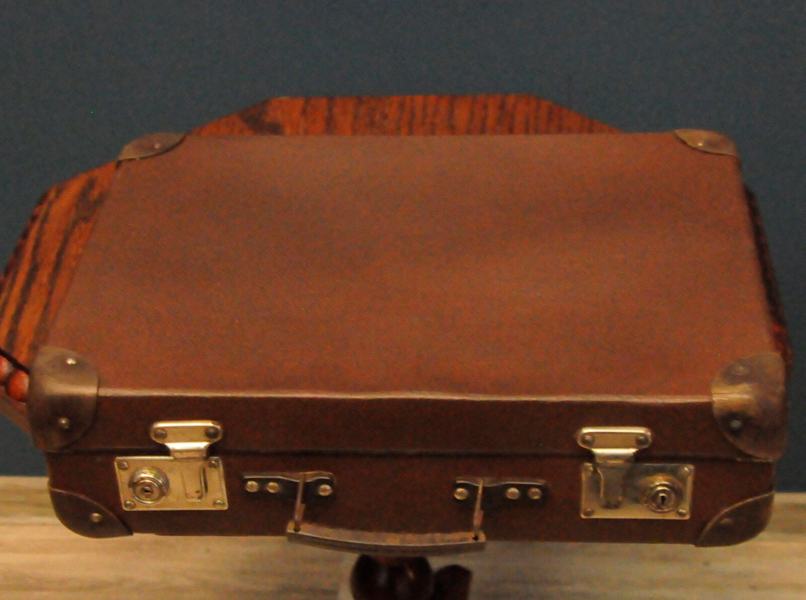 Retro suitcase 60s 70s vintage