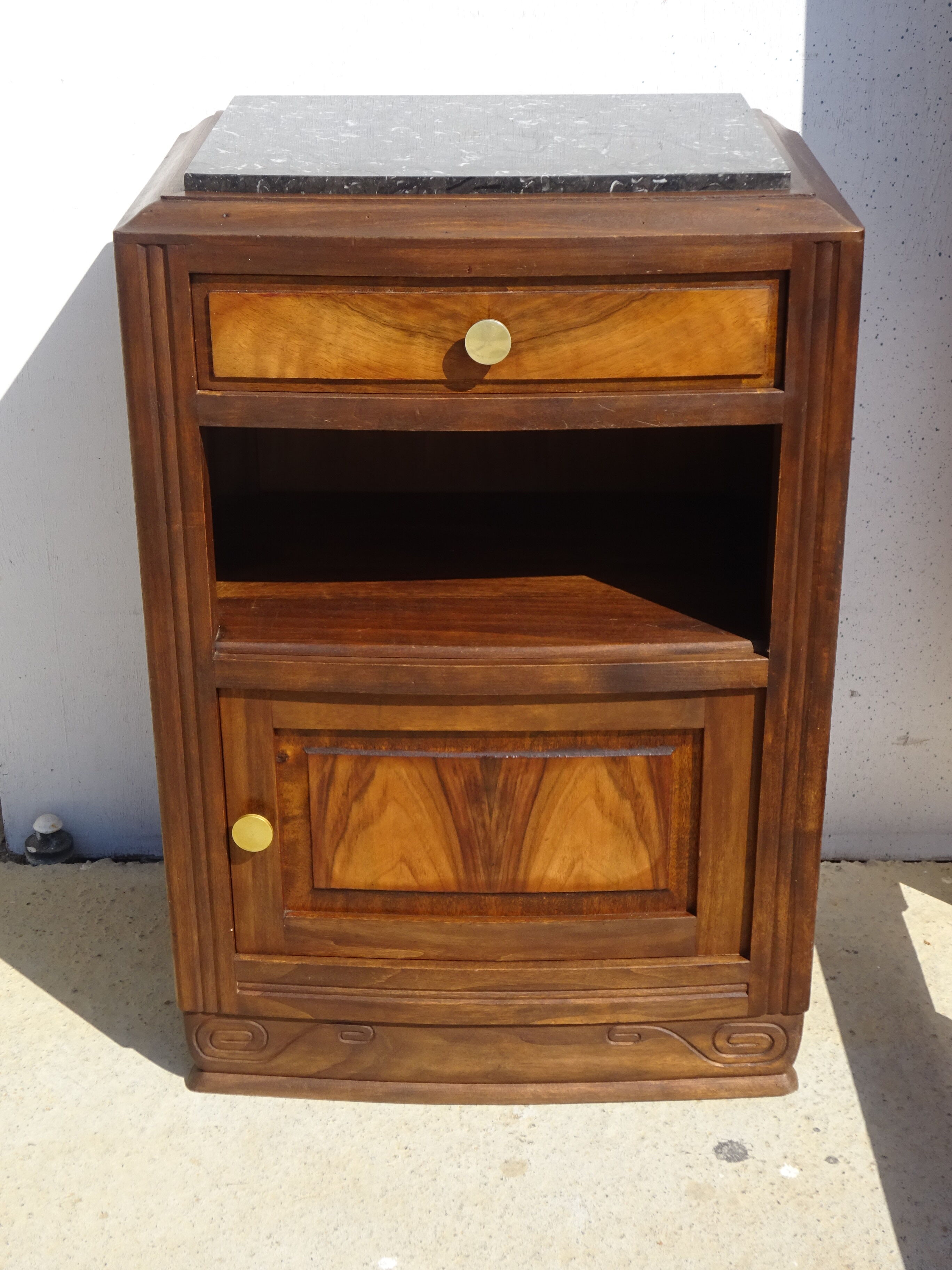 Art Deco bedside in solid walnut and walnut bramble, 1930's