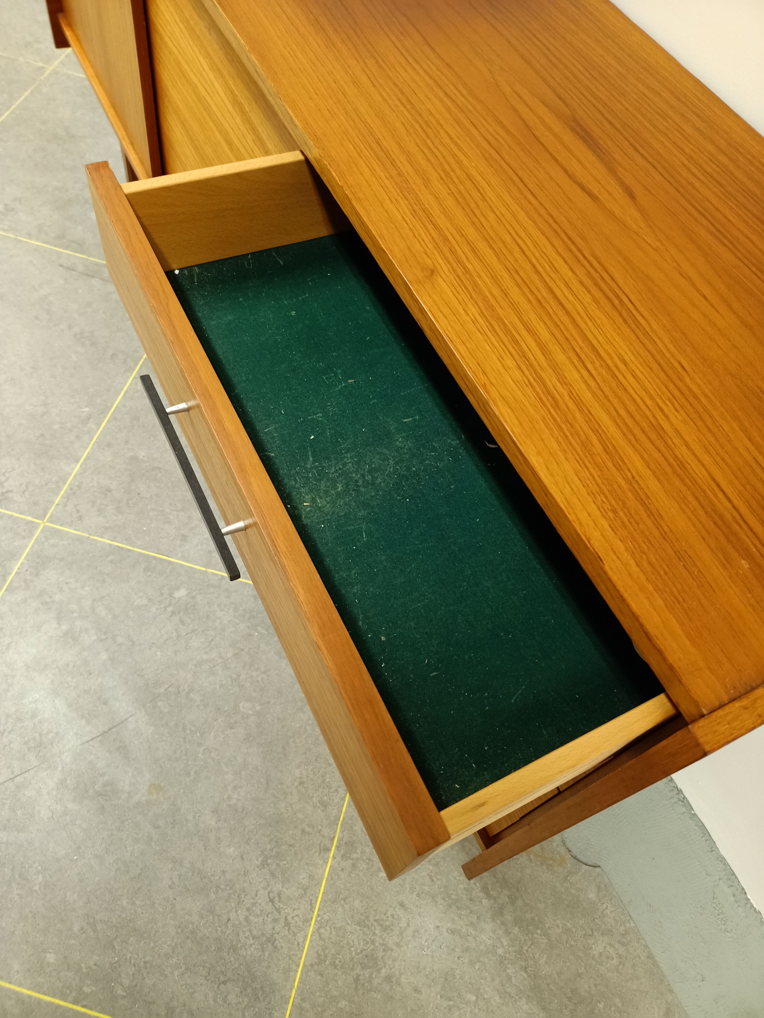 Design sideboard in teak