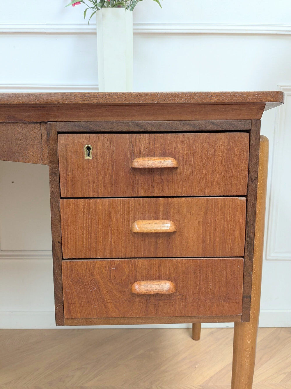 Bureau scandinave en teck