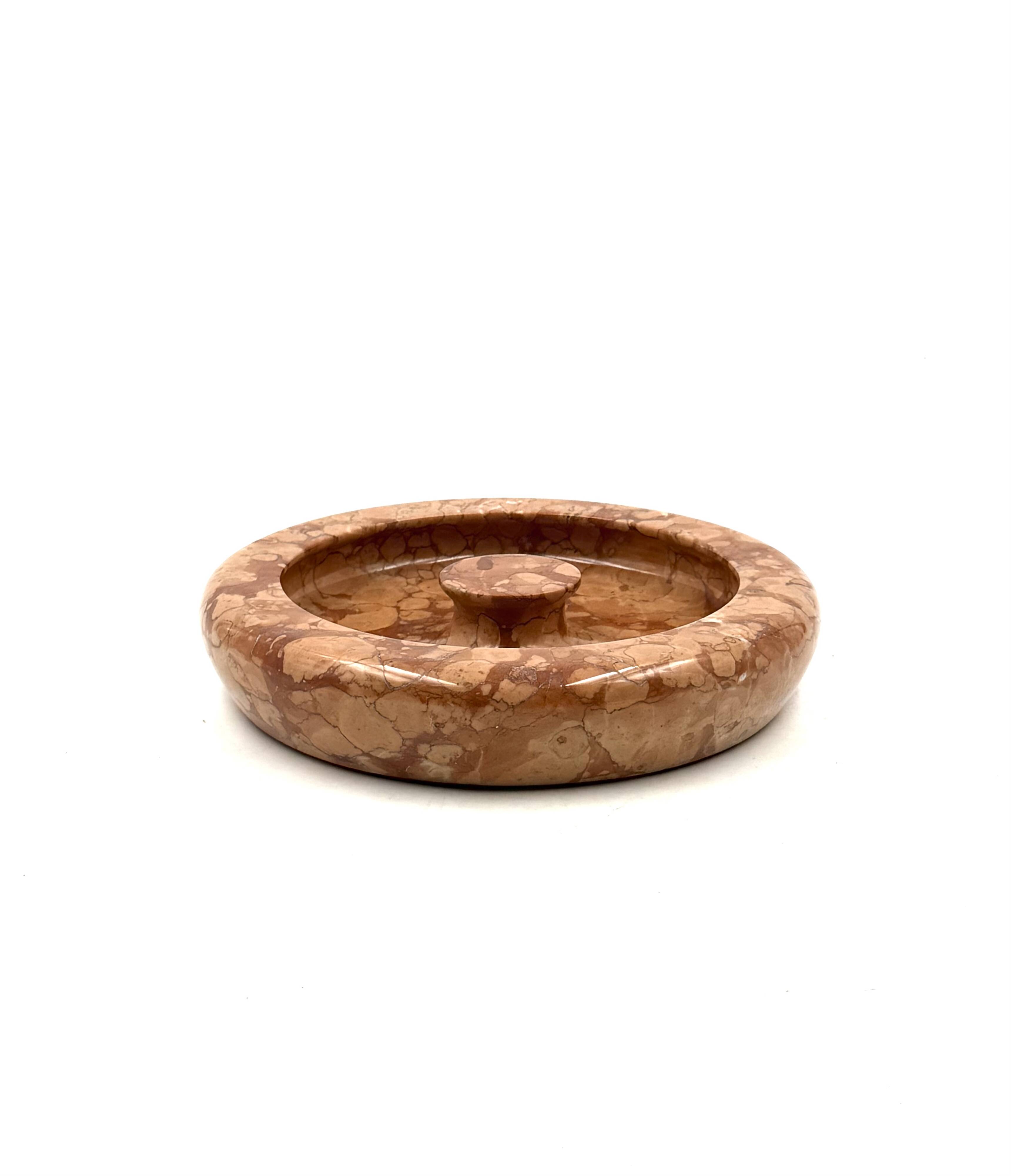 Angelo Mangiarotti style red marble centerpiece / bowl, Knoll Int. Italy 1970s