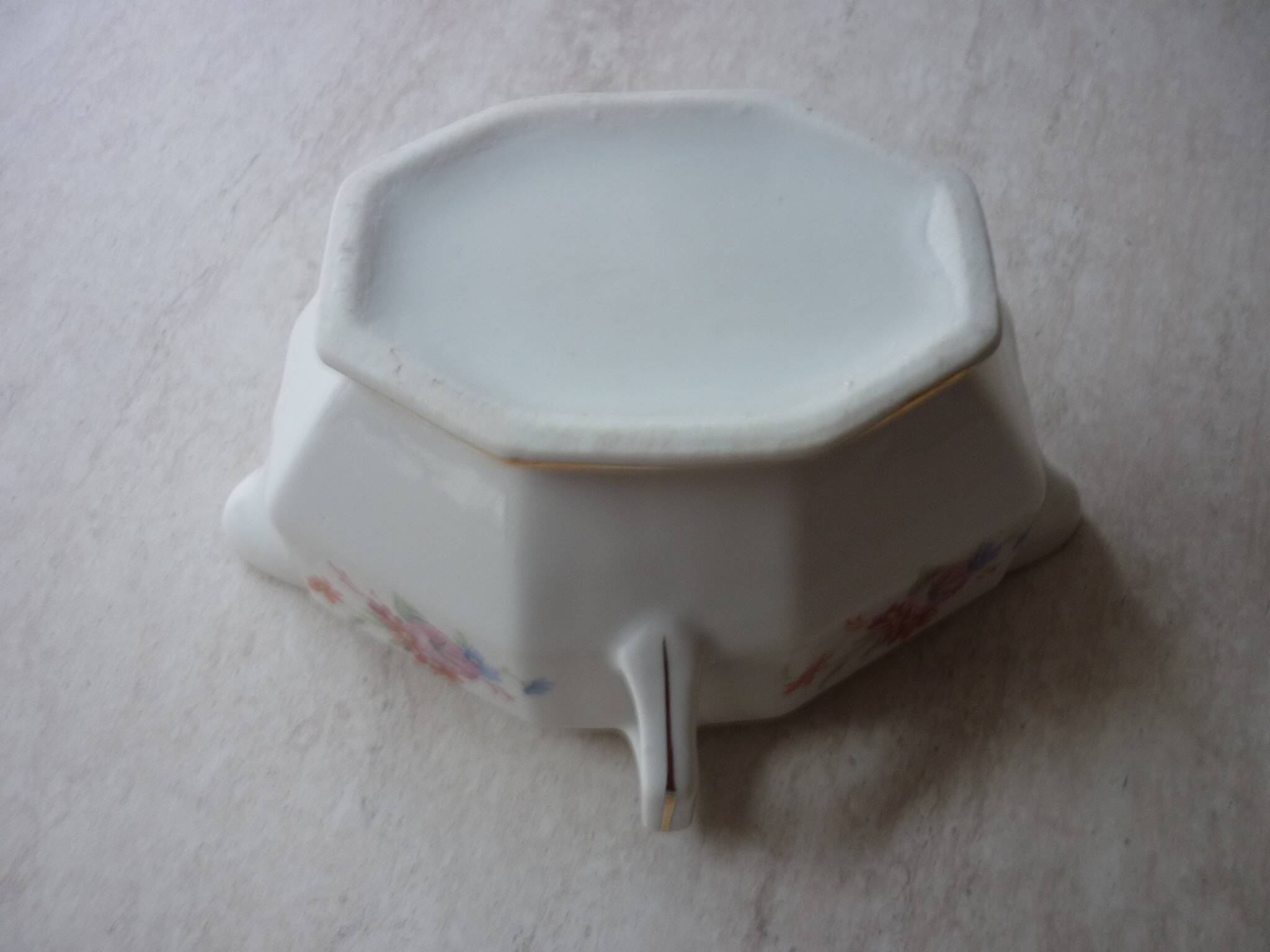 Porcelain lean/fat sauce boat