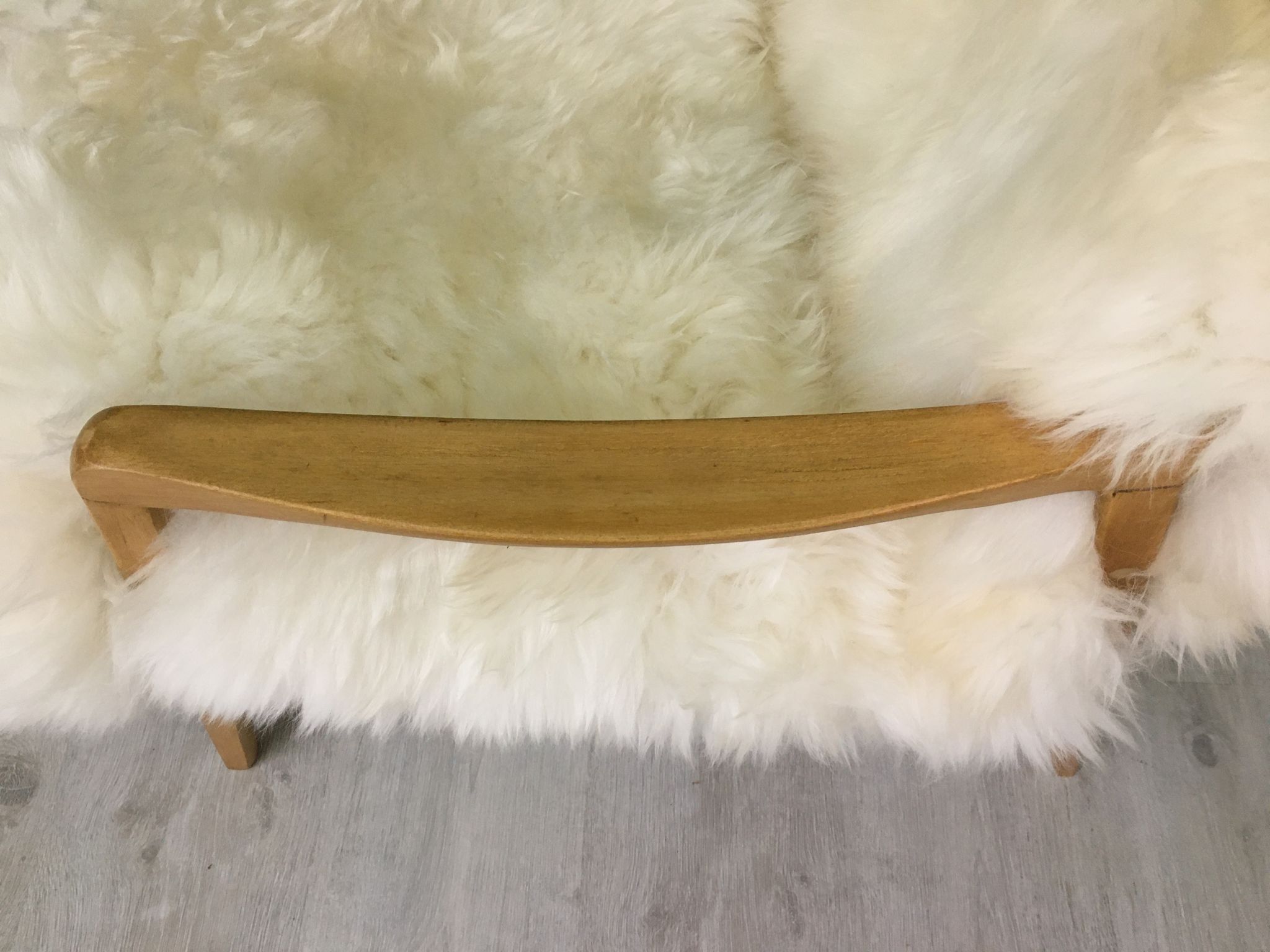 Vintage Design Art Deco White Sheepskin Fluffy Fury Chair Armchair