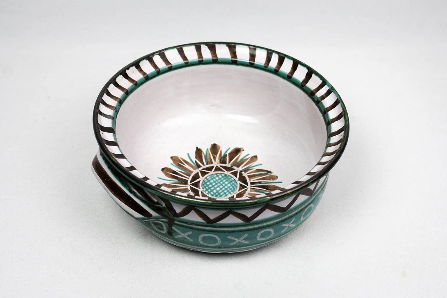 Small ear-handled bowl Robert Picault – Vallauris, sunflower decoration 1950