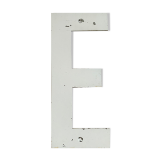 Old sign letter E