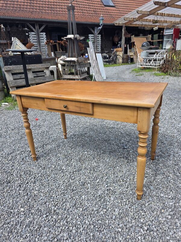 Bureau style Louis Philippe en merisier massif