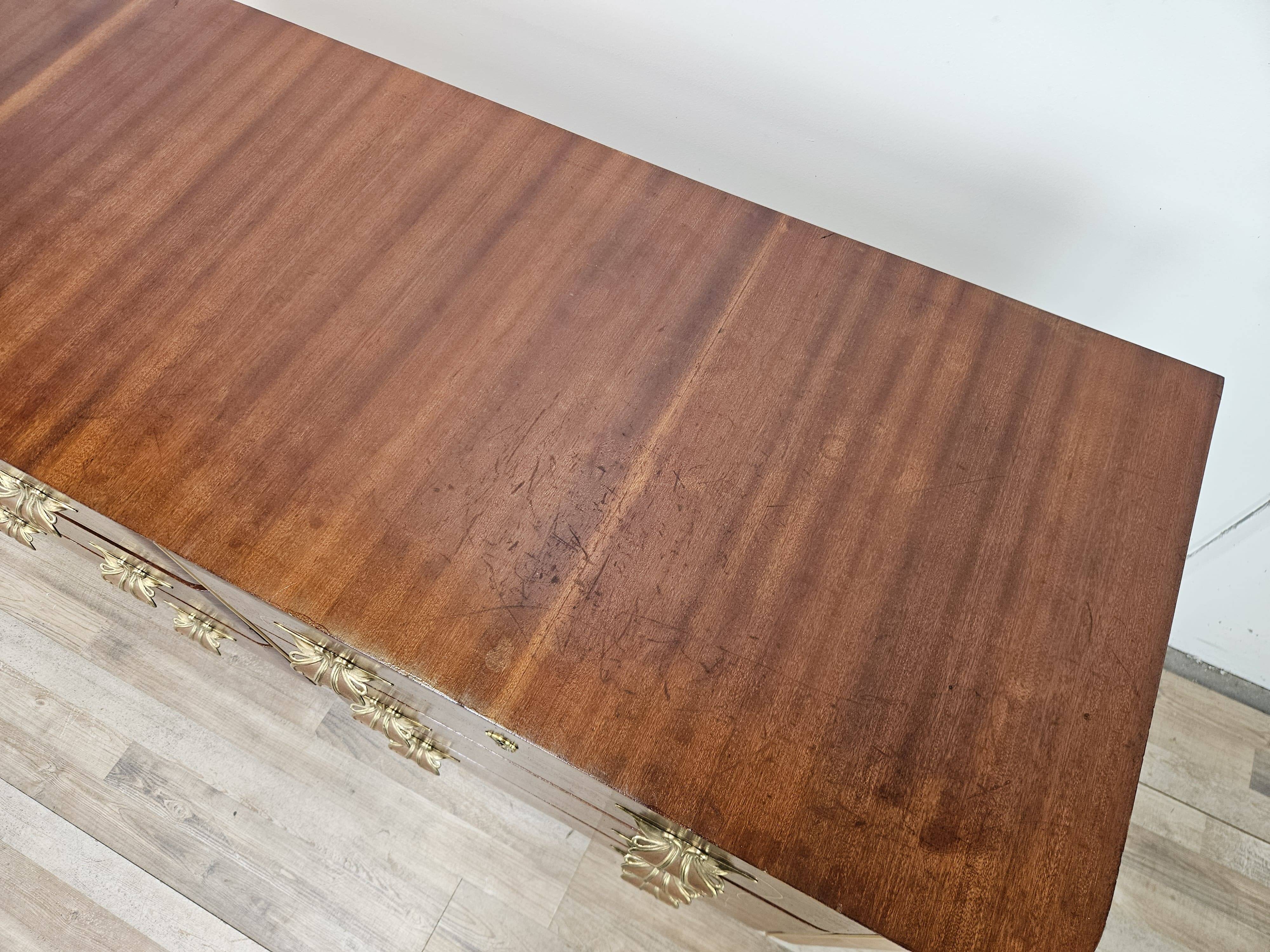 1950s Art Decò walnut burl and brass chest of drawers