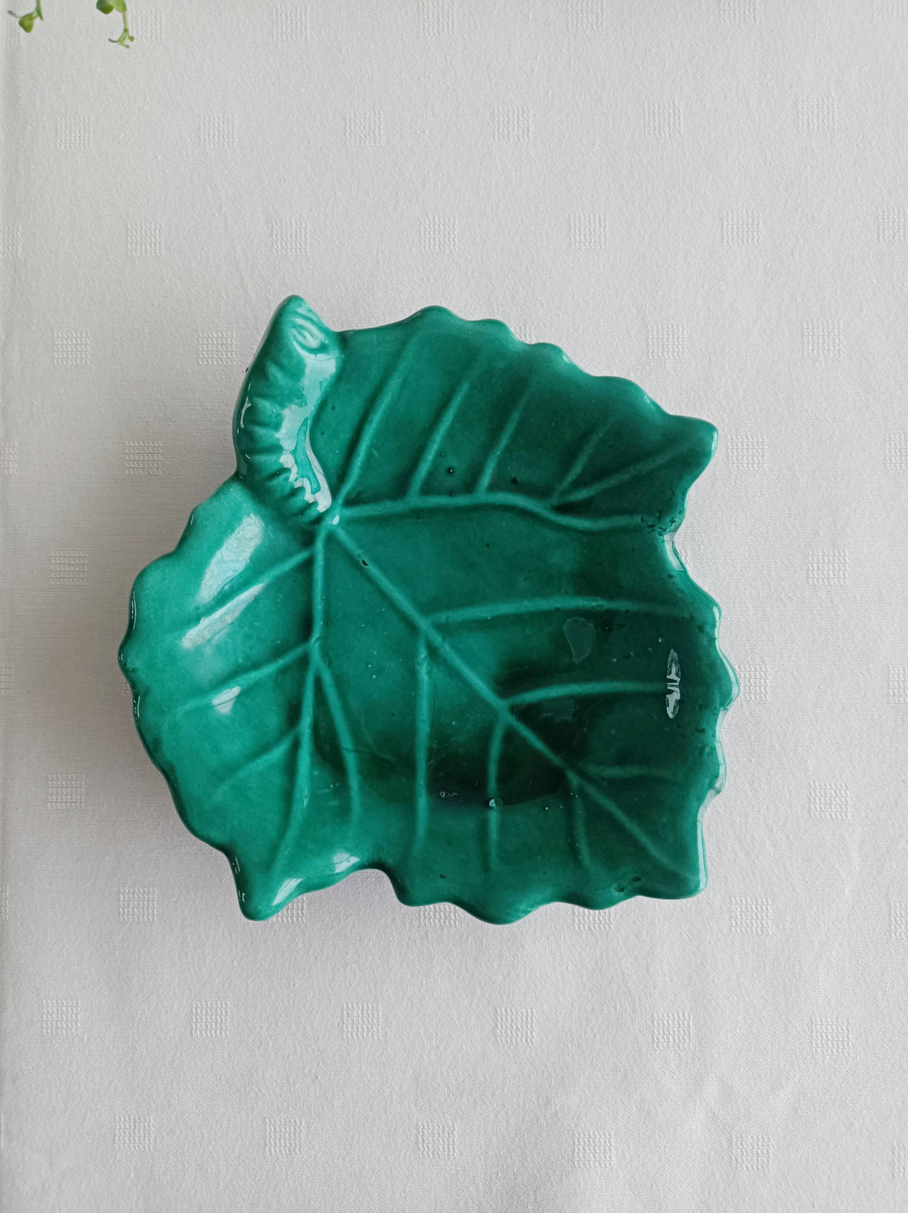 slipcase leaf in slipcase