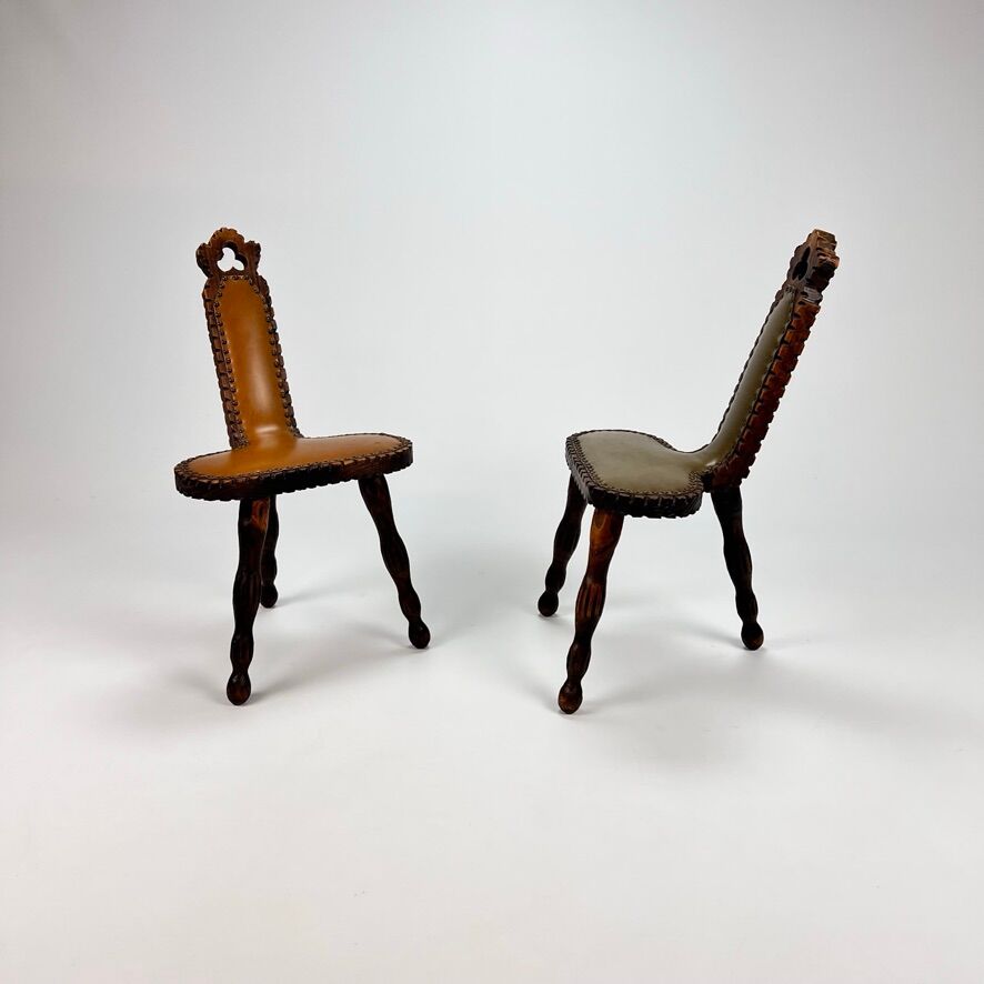 Set of 2 mid century brutalist oak tripod stools, 1960s