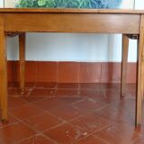 Bureau en merisier XIXème siècle avec un tiroir en ceinture