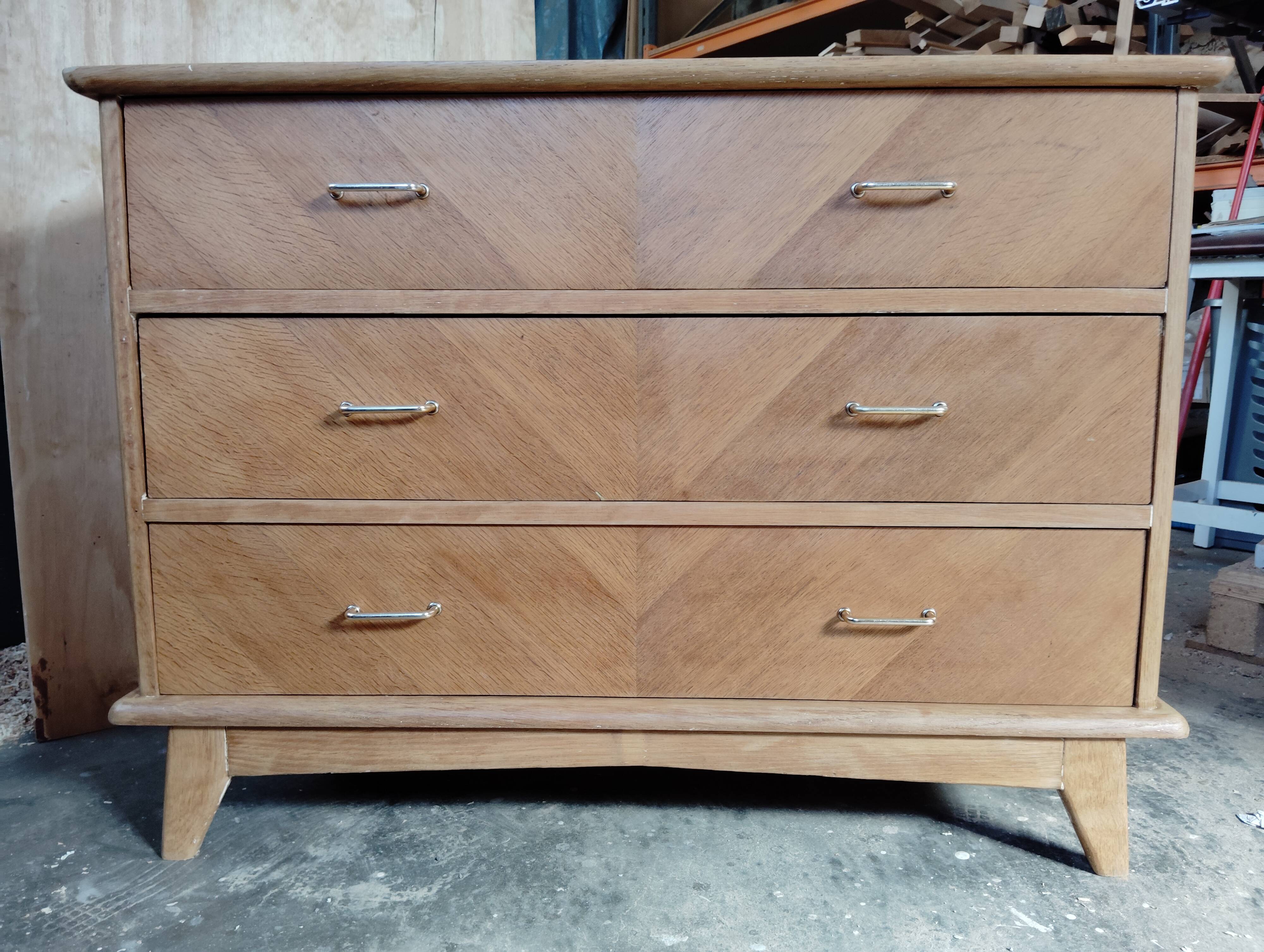 Commode pieds compas grande largeur